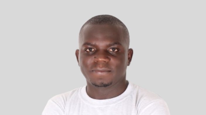 A black man in a white t-shirt branded with a divibanks.com logo on a gray background